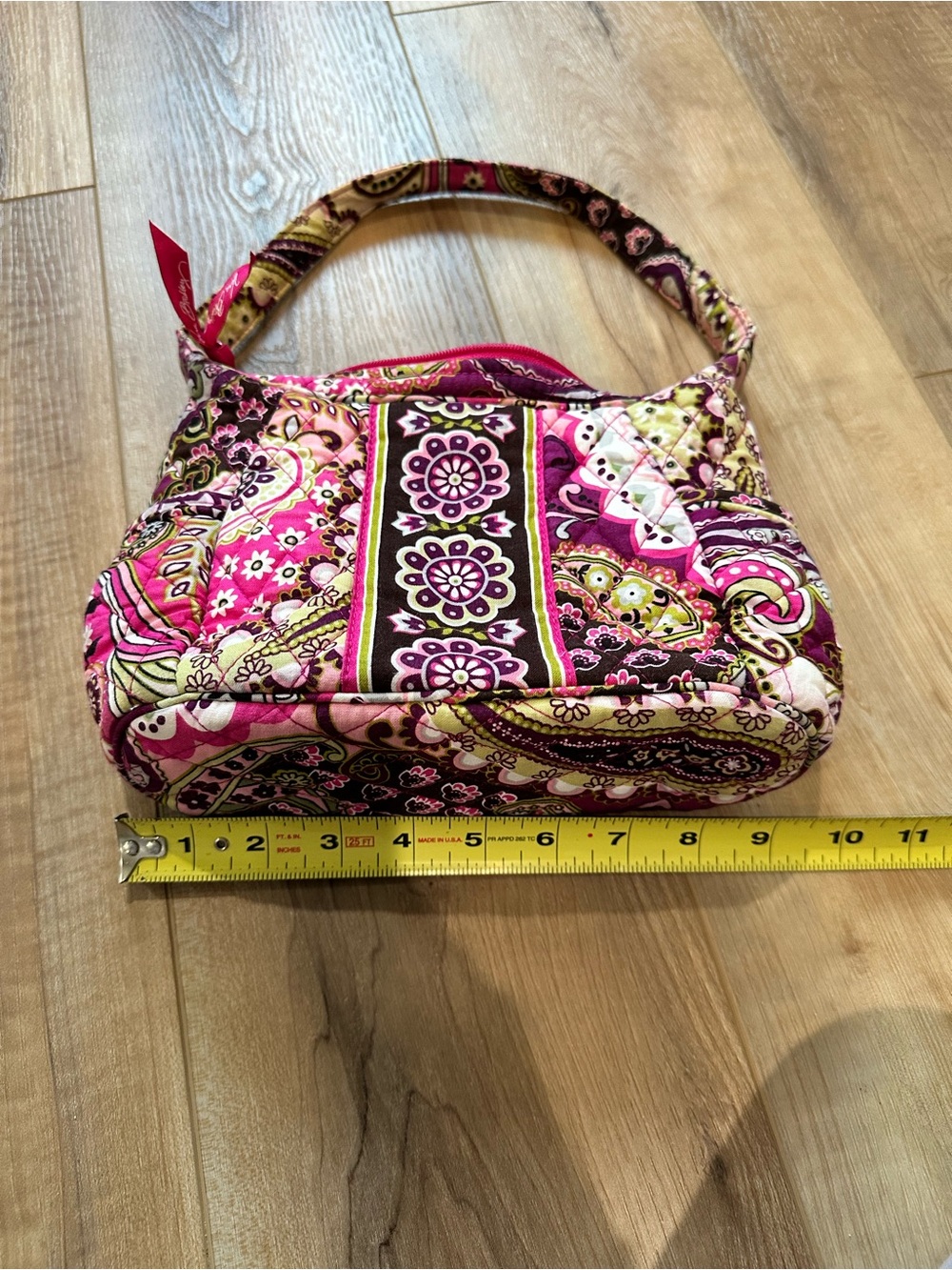 Vera Bradley shoulder bag in the retired Very Berry Paisley pattern - Picture 7 of 8
